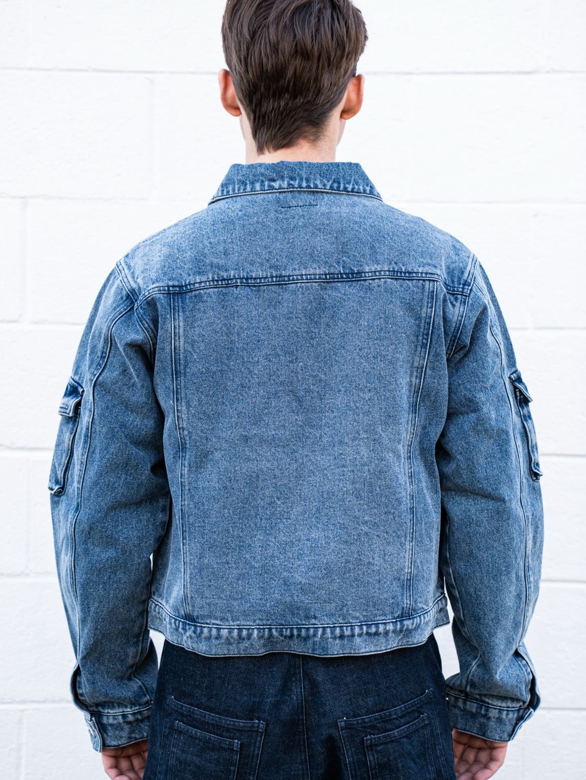 Light Wash Curved Zipper Denim Jacket