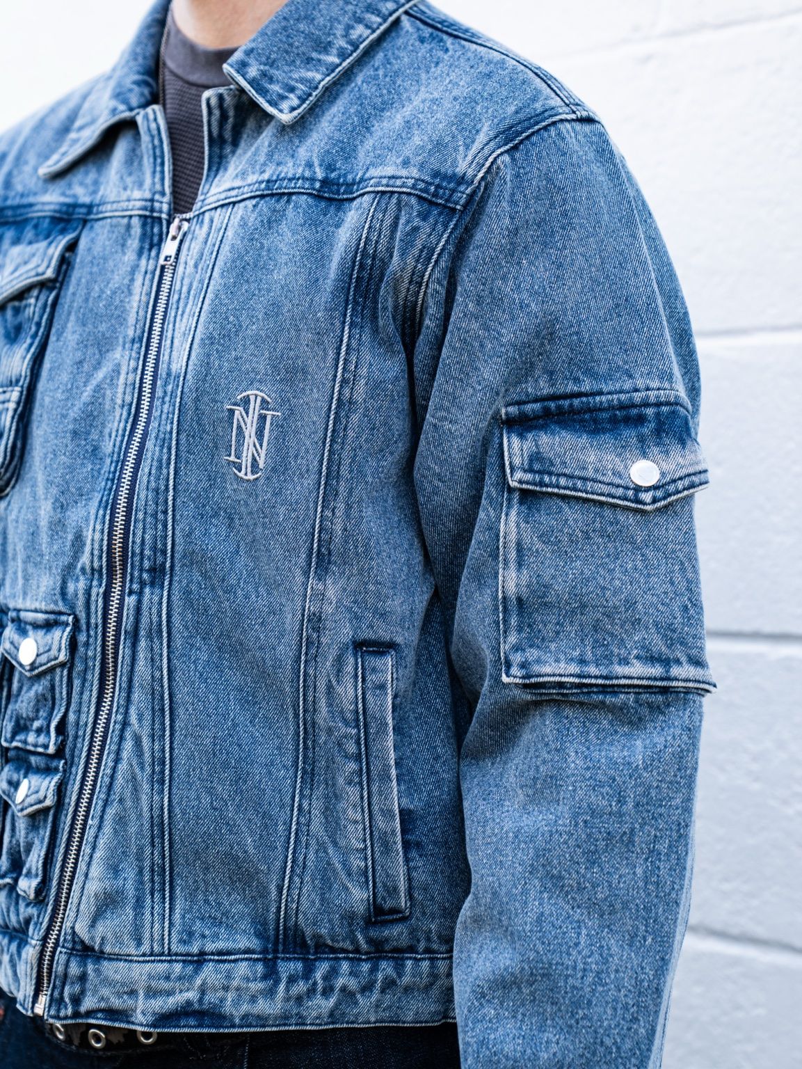 Light Wash Curved Zipper Denim Jacket