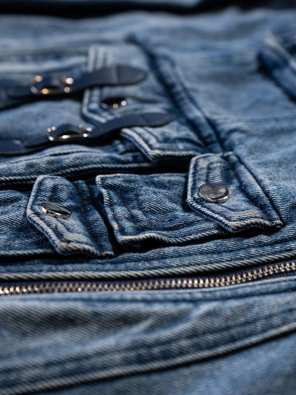 Light Wash Curved Zipper Denim Jacket