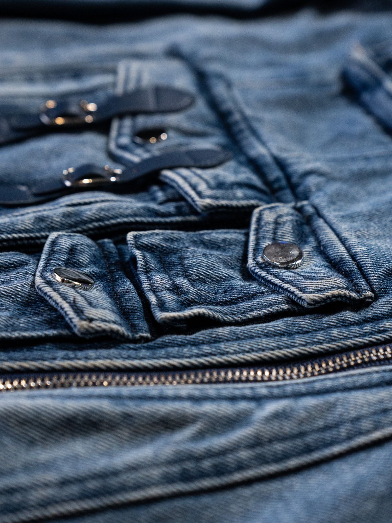 Light Wash Curved Zipper Denim Jacket